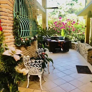 casa-cereza-del-rio.hotelspuertovallarta.org/